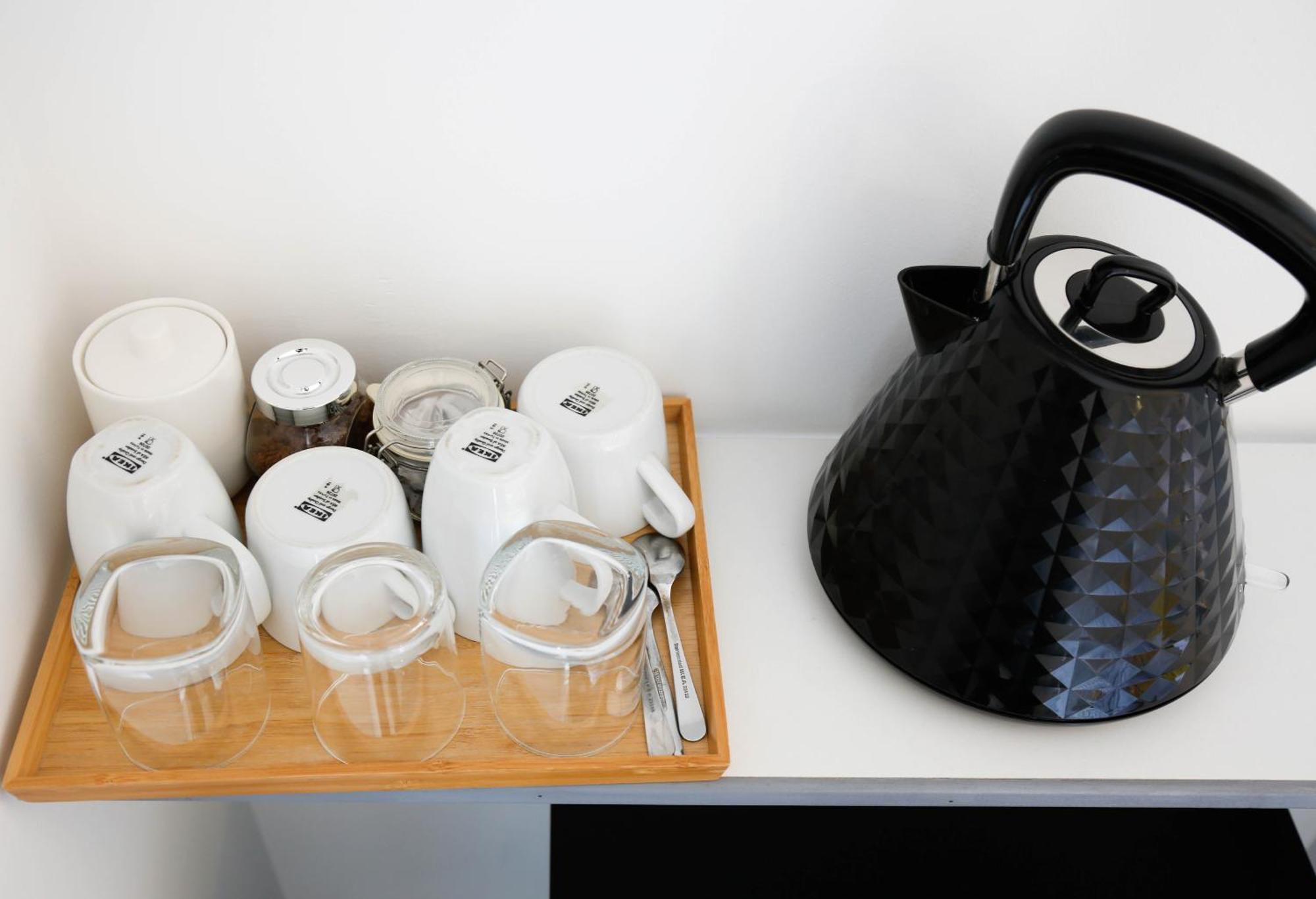Stylish 1-minute Walk To Camden Town Metro, Shops, Cafes, Bars & Restaurants With Shared Bathrooms * Londra