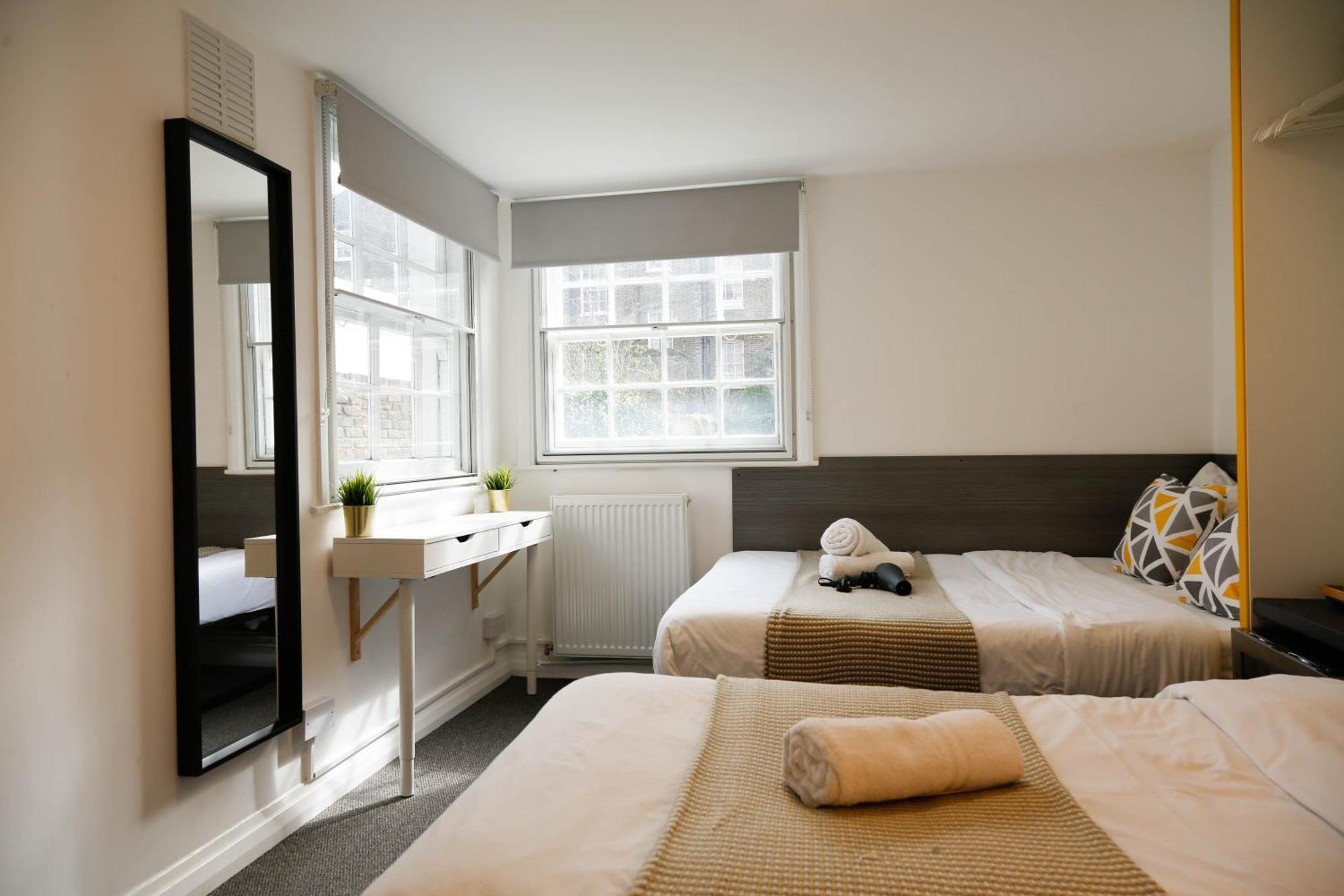 Stylish 1-minute Walk To Camden Town Metro, Shops, Cafes, Bars & Restaurants With Shared Bathrooms Gazde/Camere de închiriat *