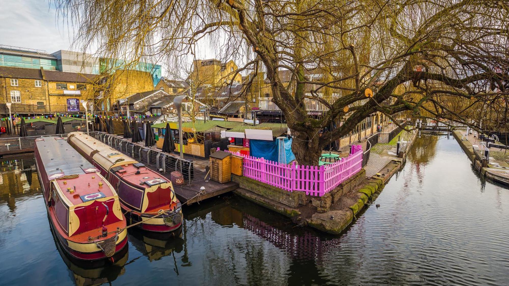 Stylish 1-minute Walk To Camden Town Metro, Shops, Cafes, Bars & Restaurants With Shared Bathrooms Londra