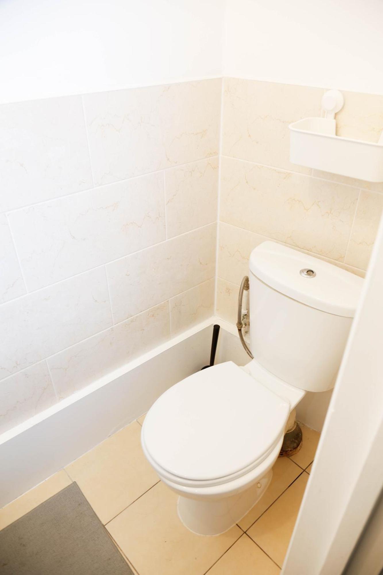 Alloggio in famiglia Stylish 1-minute Walk To Camden Town Metro, Shops, Cafes, Bars & Restaurants With Shared Bathrooms Londra
