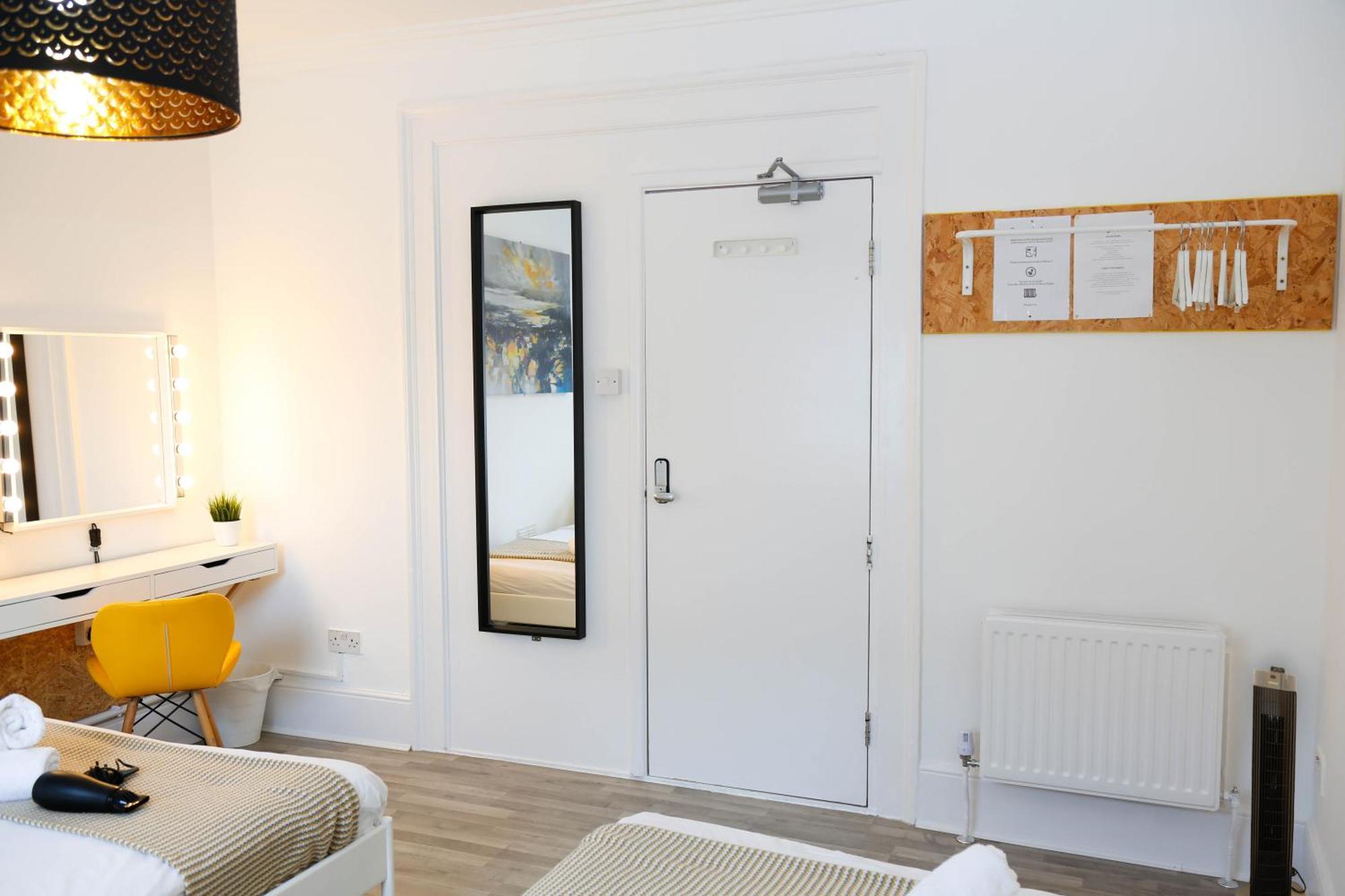 Alloggio in famiglia Stylish 1-minute Walk To Camden Town Metro, Shops, Cafes, Bars & Restaurants With Shared Bathrooms *
