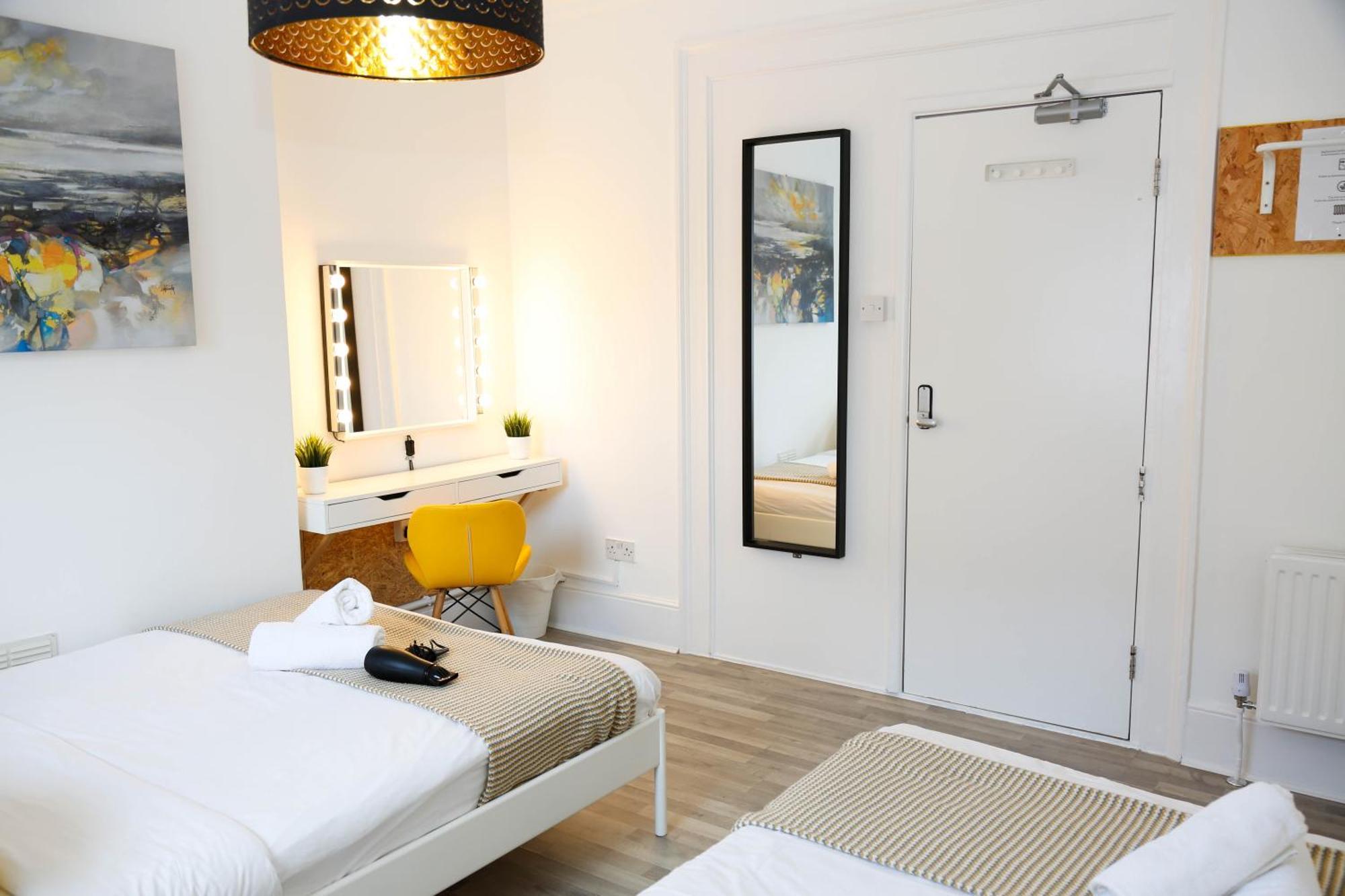 Alloggio in famiglia Stylish 1-minute Walk To Camden Town Metro, Shops, Cafes, Bars & Restaurants With Shared Bathrooms *
